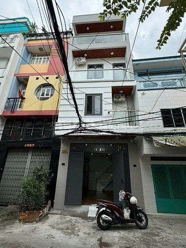Bán căn hộ dịch vụ cao cấp đường Lạc Long Quân, Phường 3, Quận 11