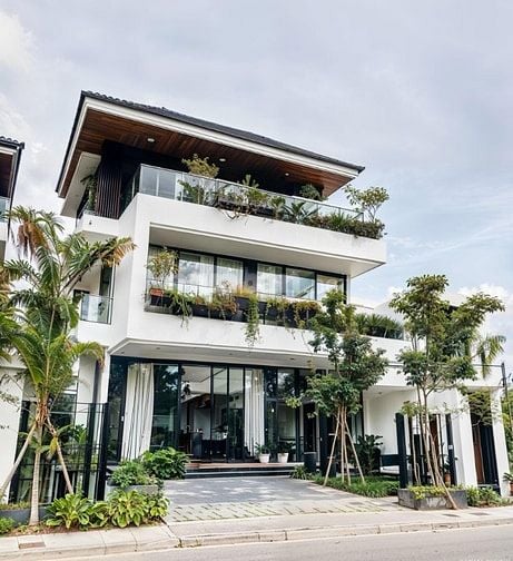 Bán Biệt thự Vip Nguyễn Văn Hưởng Thảo Điền Hầm 3 Tầng 450m2 giá 8x Tỷ