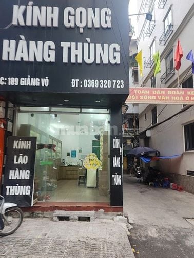 Cho thuê cửa hàng mặt phố Giảng Võ, 1 mặt phố 1 mặt ngõ, hè rộng