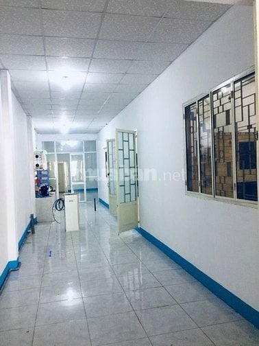 Cho Thuê căn nhà rộng 250m2 có lầu mặt đường lớn nguyễn thị rành củ ch