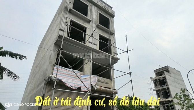 Gấp Gấp.. Nhà liền kề, đường rộng 12m, phân lô, có gara oto...