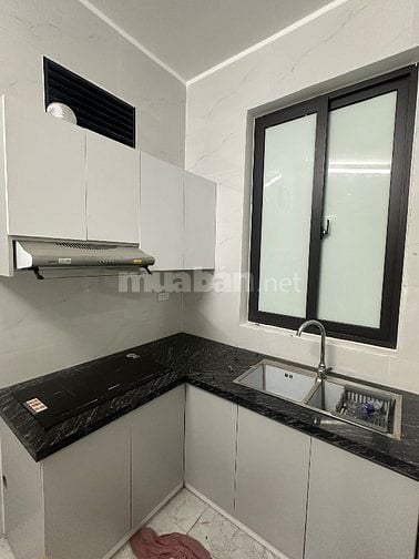 Cc bán gấp nhà tt t2 thái thịnh 25/50m 2 pn đẹp 2,8 tỷ