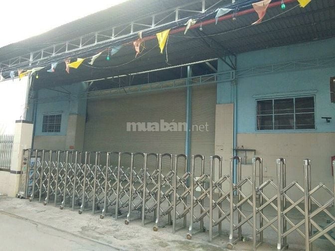 Bán nhà xưởng sau chợ đầu mối nông sản 1000m2 giá 42.9 tỷ