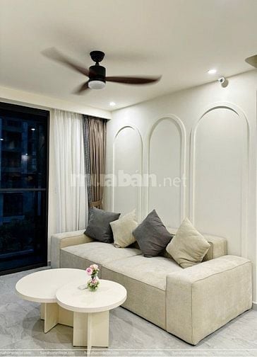 Bán căn hộ Cardinal Court Phú Mỹ Hưng 100m2, 3 PN, 2 WC, view hồ bơi