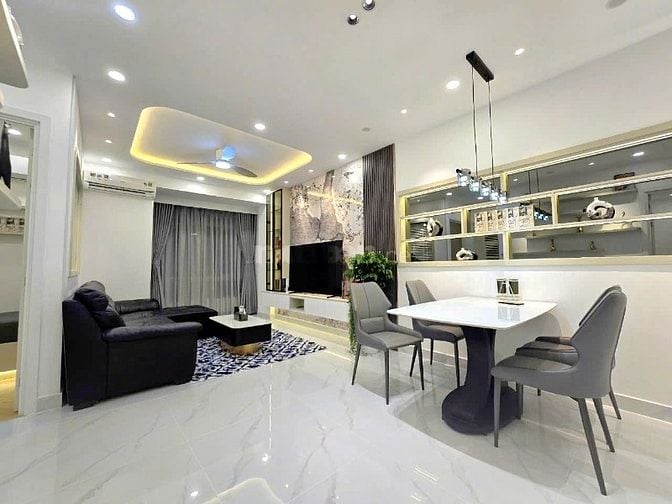 CHO THUÊ CĂN GÓC SKY GARDEN 3, VIEW HỒ BƠI, 74M2, 3PN, 2WC GIÁ 29 TỆU