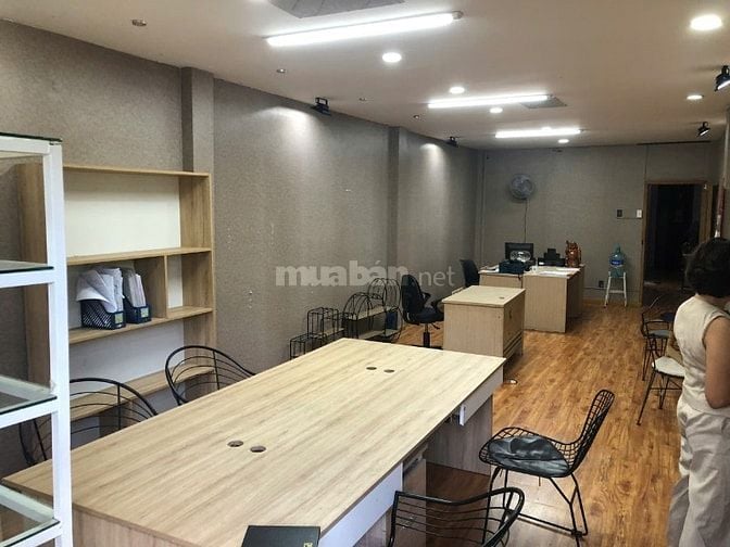 Văn phòng 100m2 giờ24/7 MT Nguyễn Thị Minh Khai,Q3 có bàn ghế may lanh