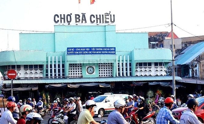 CHỢ BÀ CHIỂU - 1 CĂN RA MẶT TIỀN - 5x20m NỞ HẬU 7m - 2 TẦNG - 8x TỶ