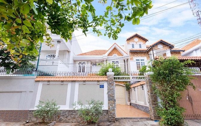 Bán VIllas đẹp khu trung tâm Võ Thị Sáu Tp Vũng Tàu (10*20m CN 189m2)