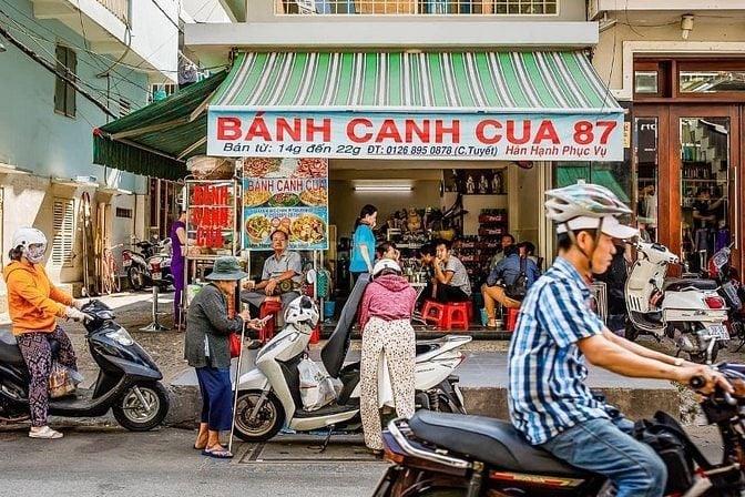 Bánh Canh Cua 87 - Cần Tuyển Phục Vụ, Tạp Vụ