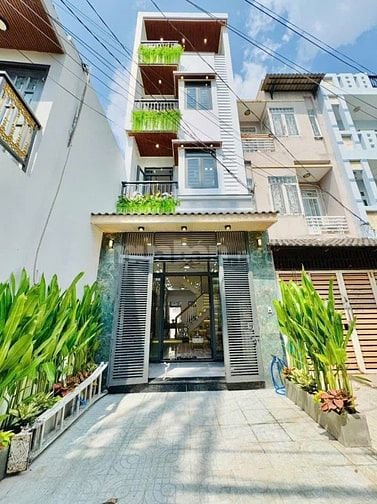 Nhà cho thuê 12tr/tháng. 70m2. Bán 2tỷ350. Lê Quang Định, P1, Gò Vấp. 