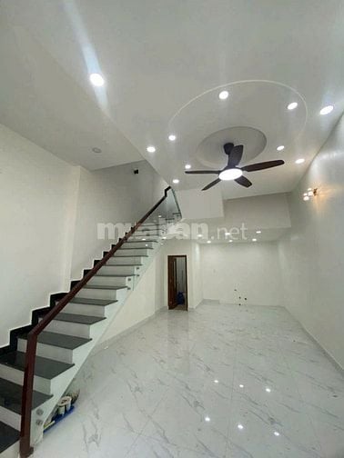 Bán Nhà 1 Trệt, 2 Lầu - Trường Lưu - Long Trường - Q.9  53m2 giá 4.4tỷ