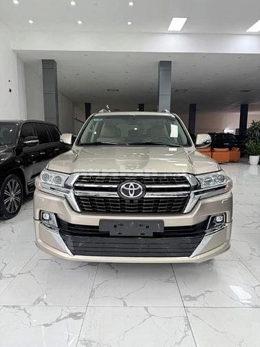 Bán Toyota Land Cruiser 4.6 V8 2016, màu vàng cát cực đẹp.