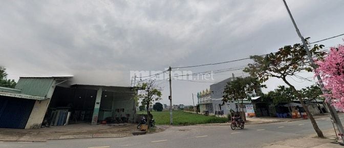 Ngộp Bán Gấp Góc 2 mặt tiền 475m2 đường nhựa,sổ hồng riêng 100 thổ cư 