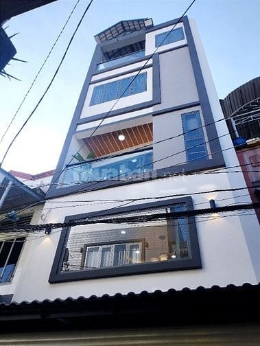 Nhà xây mới, gần Vincom Plaza, hẻm xe hơi thông - cách MT 30m