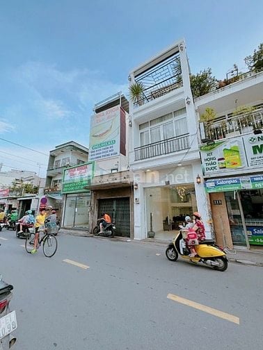 Nhà mặt tiền, khu vực trung tâm Phú Nhuận. Giá 15 tỷ 5 