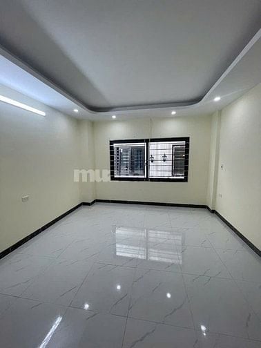 Hiếm hót cần bán nhà 5 tầng ngõ 565 bát khối long biên