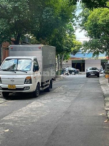 Bán nhanh CHDV 11 phòng đường D2 nối dài rộng 10m có lề đường đẹp!