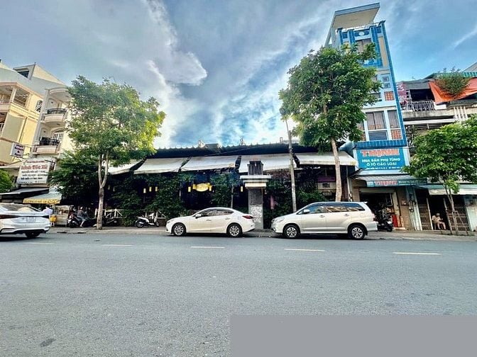 Cho thuê nhà GÓC 2MT:153 Huỳnh Mẫn Đạt, phường 4, Quận 5_DT:1.350m2