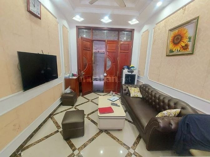 Bán nhà phố Hồng Hà, Hoàn Kiếm, 32m2, 5 tầng, nhà đẹp ở ngay, hơn 6tỷ