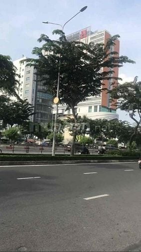 Bán nhà 6.8x18m, cấp 4 ngay Đại Học  Tài Chính Hồng Bàng 24,5 tỷ.