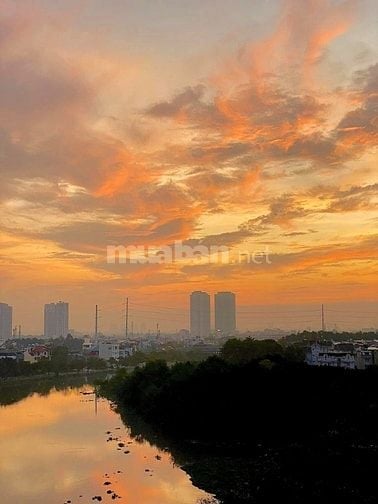 Bán căn hộ 2 phòng ngủ Đảo Kim Cương, view sông, giá tốt