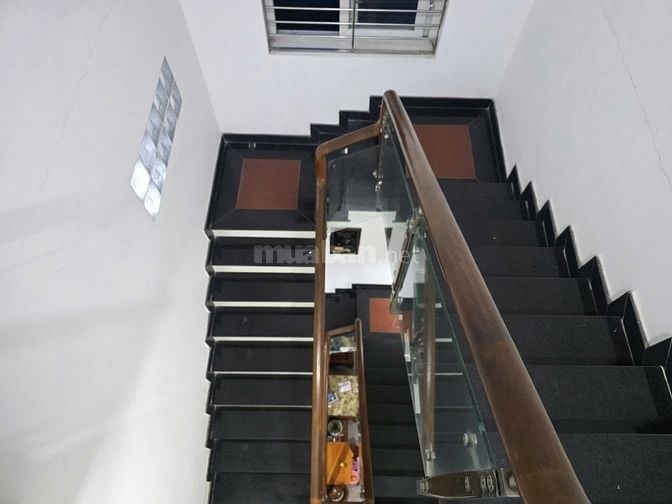 Nhà vào ở ngay 3 tầng, 100m2 Hồ Bá Phấn, Thủ Đức 7,95 tỷ 