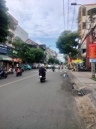 Bán nhà 2mt truớc sau hoàng hoàng hoa p13  cửa ngõ nhà ga t3 dt 5x36m