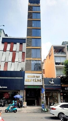 Bán khách sạn 23P MT đường Sư Vạn Hạnh Q.10 (đối diện Vạn Hạnh mall) 