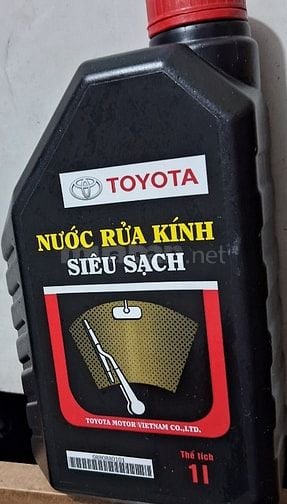 Bán rẻ nước rửa kính oto chính hãng Toyota 1l