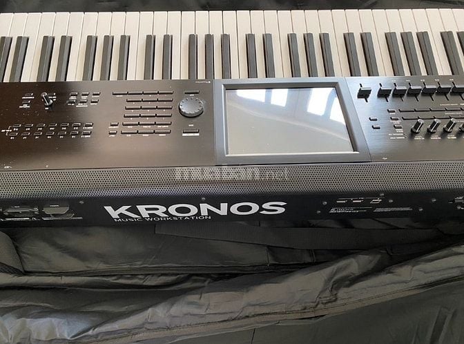 bán đàn organ Workstation Korg Kronos 2 