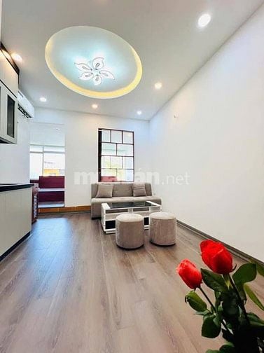 Nhà Đẹp Đón Tết Phố 8/3, Hai Bà Trưng 60m, giá  2.4 tỷ.