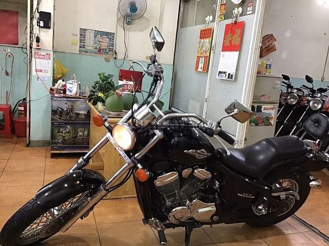 HONDA  STEED 400. ĐK 2004..ODO  32K. ZIN 100%.