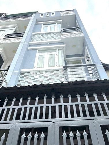 Nhà bán 4 tầng,  63m2 , nở hậu, cách chỗ đậu ô tô 1 căn, Bùi Minh Trực