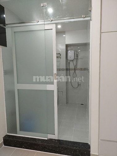 Cho thuê căn hộ Lầu 8 c/cư H2 Hoàng Diệu P.8 Quận 4 giá 18,5 triệu