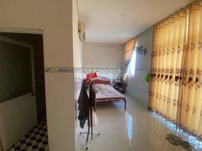 Bán nhà 2 tầng Đình Phong Phú, 90m2, 2 mặt hẻm 5m,Nở hậu, Giá 6.2 tỉ