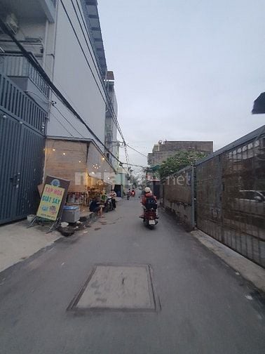 Nhà 80m2 - 2MT trước sau phù hợp cho thuê 2 căn