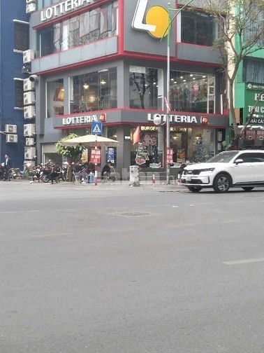 CỰC HOT. Cho thuê nhà phố HUỲNH THÚC KHÁNG. LÔ GÓC cực đẹp