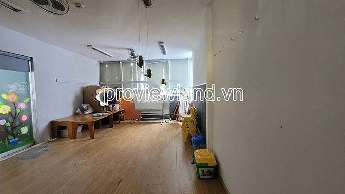 Cho thuê nhà Quận 3, Đường Cách Mạng Tháng 8, 17x24.5m đất