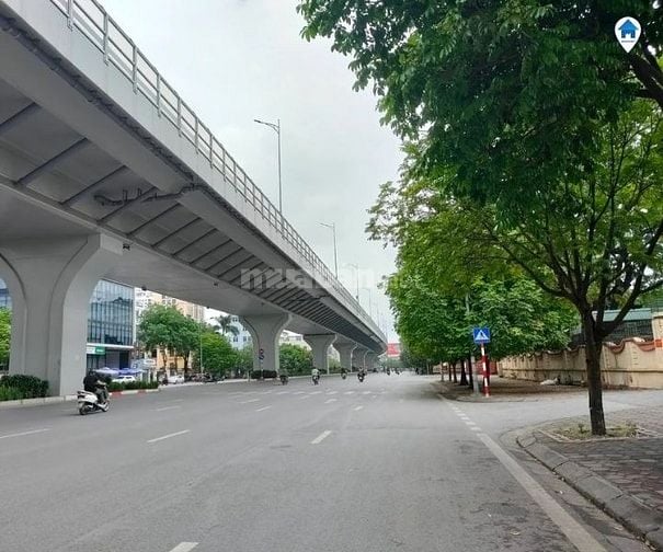 Mp Trường Chinh, kinh doanh, Vỉa hè rộng, thang máy, 191m x8 tầng thôn