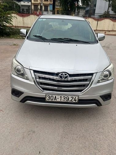 Chính chủ cần bán xe Toyota Innova 2.0e . Sx 2014 