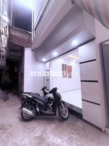 Bán nhà Trần Khát Chân, Hai Bà Trưng, 4 tầng, sử dụng 179m2, MT 4,8m