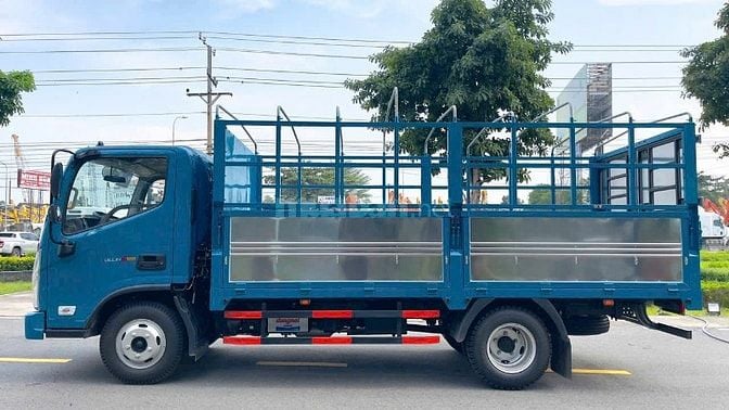 BÁN XE TẢI THACO OLLIN S490 THÙNG MUI BẠT TẢI 1.9 TẤN