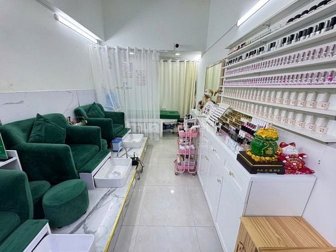 Mình cần sang tiệm nail - gội đầu đang hoạt động tại 