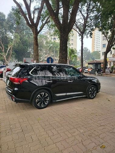 Bán xe ôtô Mitsubishi Premium chính chủ , đi từ đầu