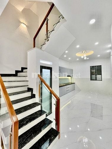 ÂU DƯƠNG LÂN QUẬN 8 GIÁP QUẬN 1 HẺM Ô TÔ 4M 60M2 4 TẦNG MỚI TINH