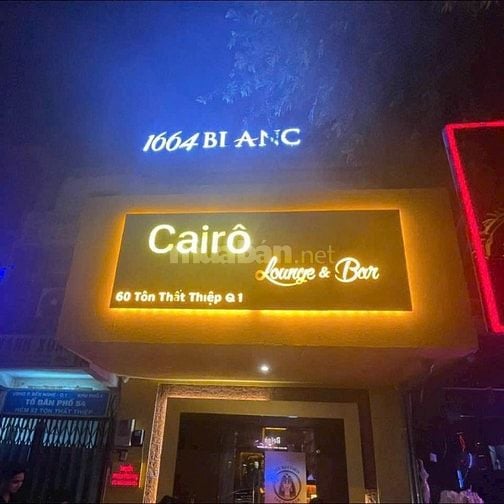  BAR TÂY CAIRO TUYỂN PHỤC VỤ NỮ