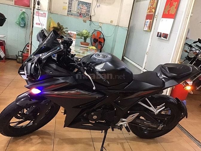 HONDA CBR 150cc,SX NĂM 2018.XE RẤT ĐẸP.ĐẦU NỒI,MÁY MÓC  ZIN NGUYÊN BẢN