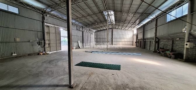 Cho thuê 1000 m2 kho xưởng điện 3 pha đường xe công 40 giá rẻ