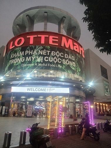 _ SIÊU THI LOTTE CẦN TUYỂN 8 PHỤ KHO.