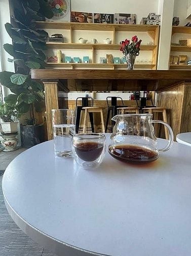 CẦN GẤP VÀI BẠN VUI VẺ, NHIỆT TÌNH PHỤ BÁN CAFE, ĐỒ UỐNG